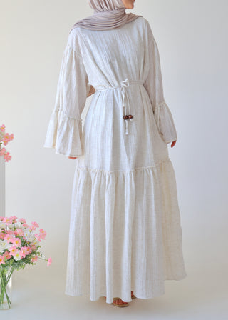 Kleid mit weiten Ärmeln